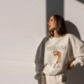 Chiara Wear - Women's Oversize Sweatshirt RETRO TIGER - ecru