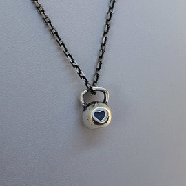 Fit Kolekcja - Zawieszka KETTLEBELL 003 MINI ❤ - oksydowane srebro